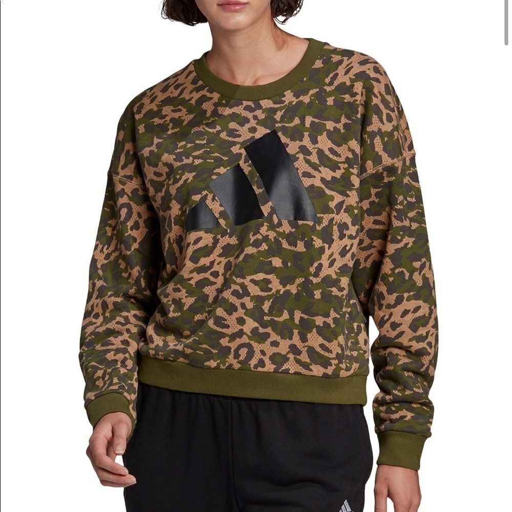 ⭐️Adidas Cropped Leopard Print Sweatshirt